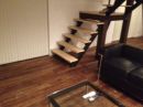 アジアンウォールナットの無垢フローリング　シンプルモダンな現し階段